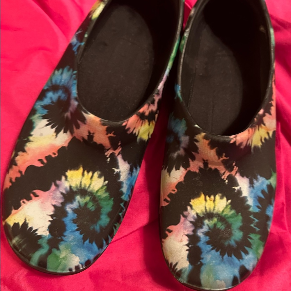 Crocs Rainbow Print - image 1